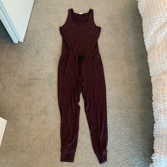 Comfy Aritzia jumpsuit - Picture 2 of 6